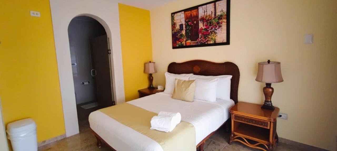 Hotel Casa Mallorca Cancun Bagian luar foto