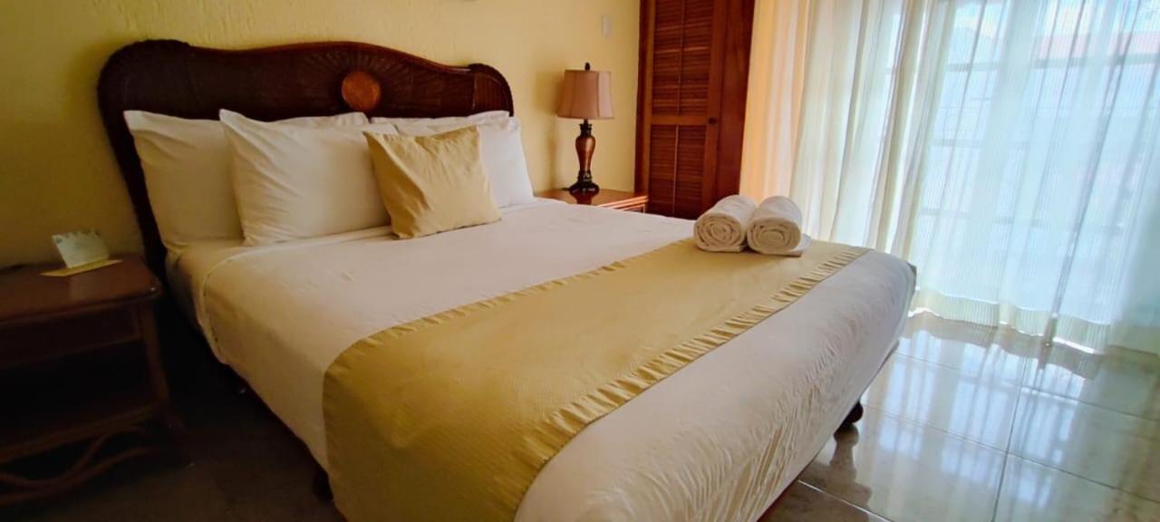 Hotel Casa Mallorca Cancun Bagian luar foto
